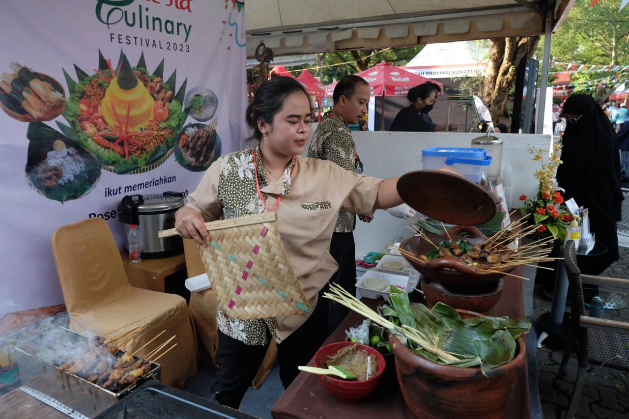 Tempat wisata kuliner hits di Solo dengan harga terjangkau