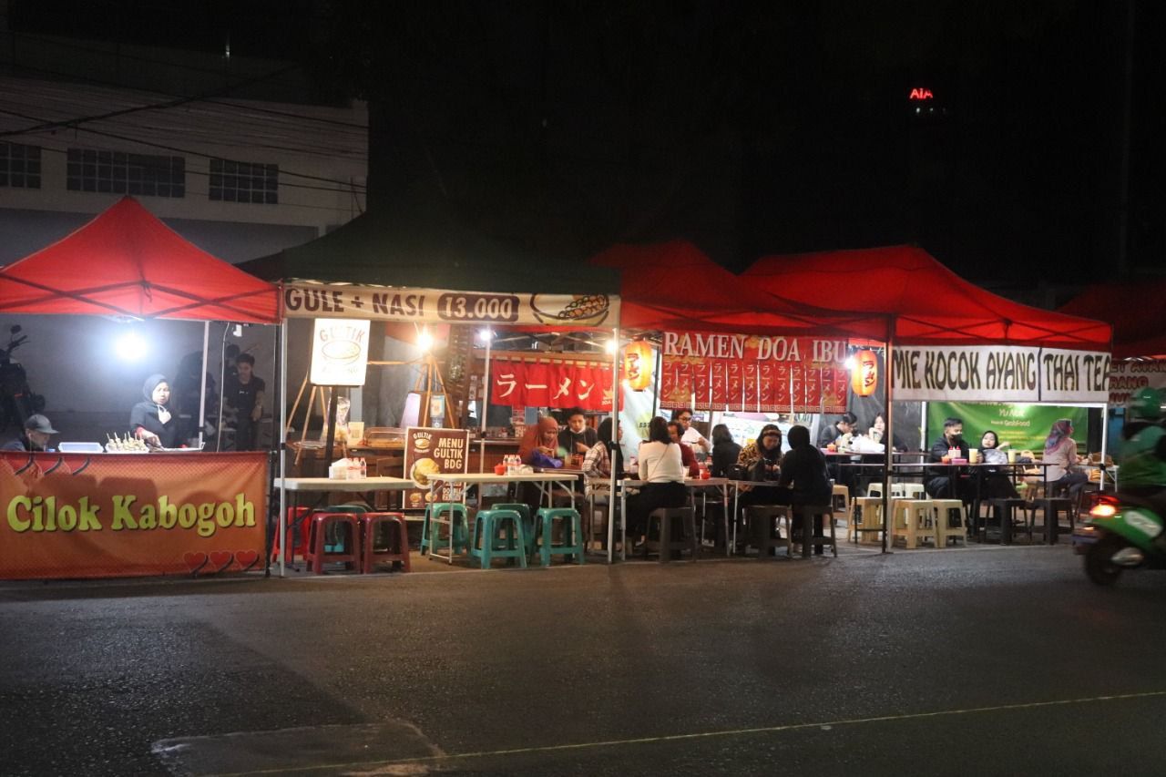 10 ide usaha kuliner malam Bandung paling potensial dan menguntungkan